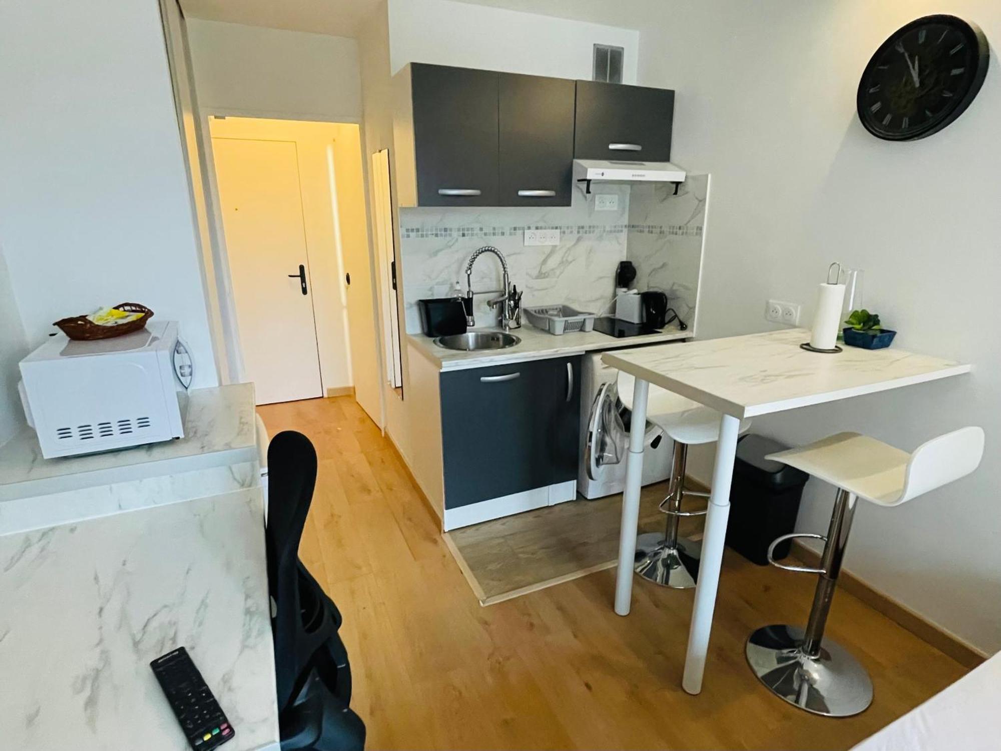Exclusive Private Apartment By Warilco - Pleyel 25 M2 - A 1 Minute De La Station Metro Carrefour Pleyel Сен-Дені Екстер'єр фото