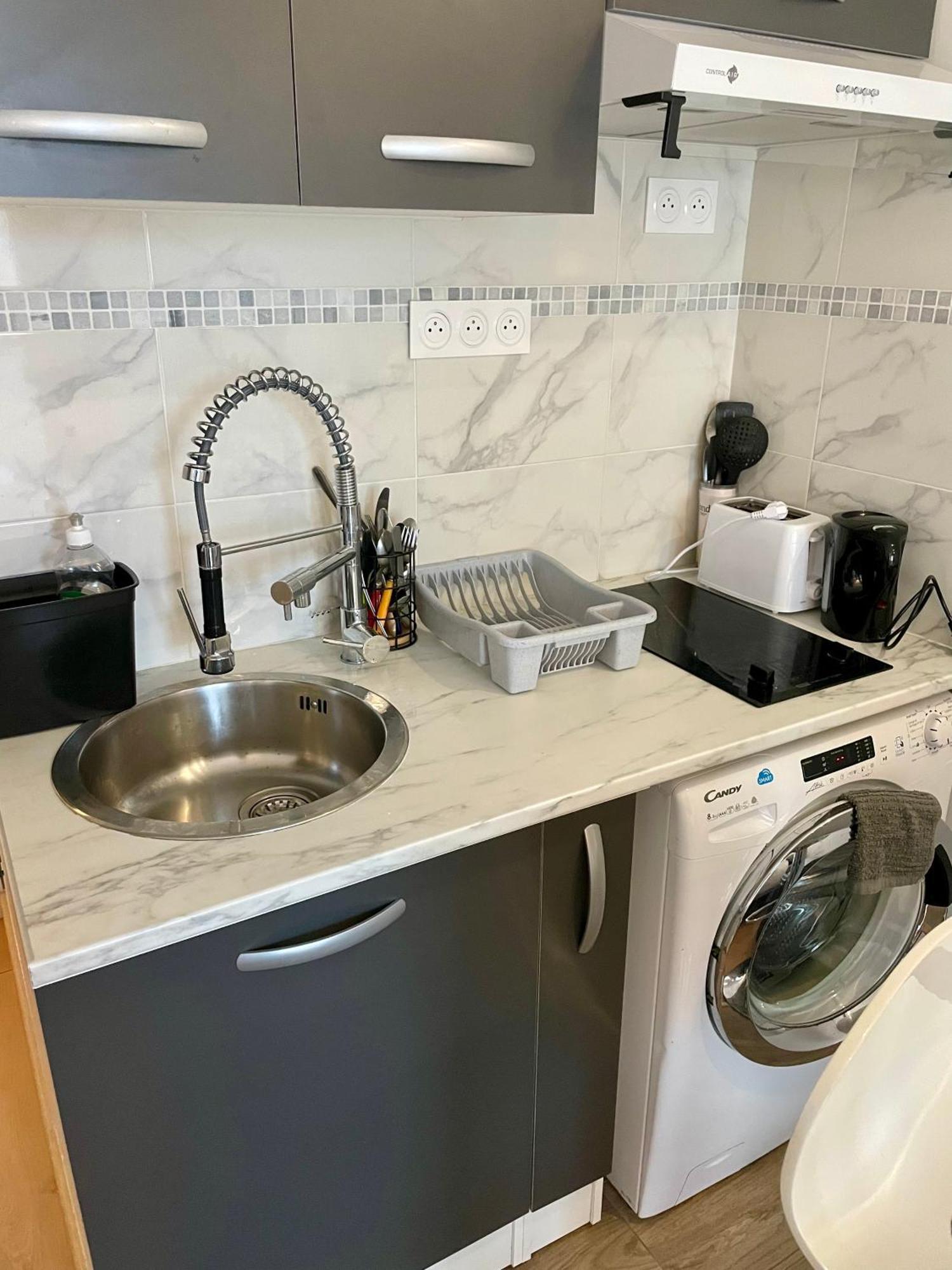 Exclusive Private Apartment By Warilco - Pleyel 25 M2 - A 1 Minute De La Station Metro Carrefour Pleyel Сен-Дені Екстер'єр фото